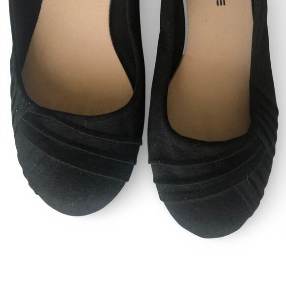 American Eagle Women's Black Flat Slip on Shoes Size 7 - Picture 11 of 11